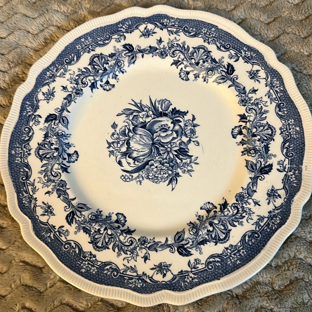 Classic Blue and White Floral Dinner Plate